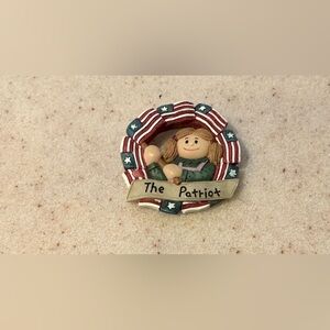 Patriotic Wreath Figurine